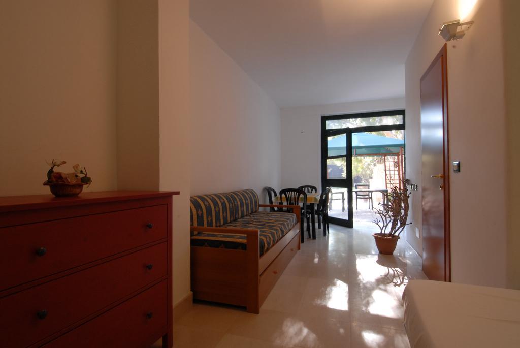 Villaggio Camping Uria Foce Varano Exterior foto