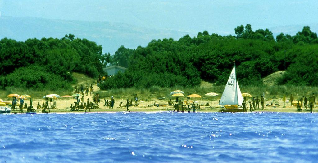 Villaggio Camping Uria Foce Varano Exterior foto