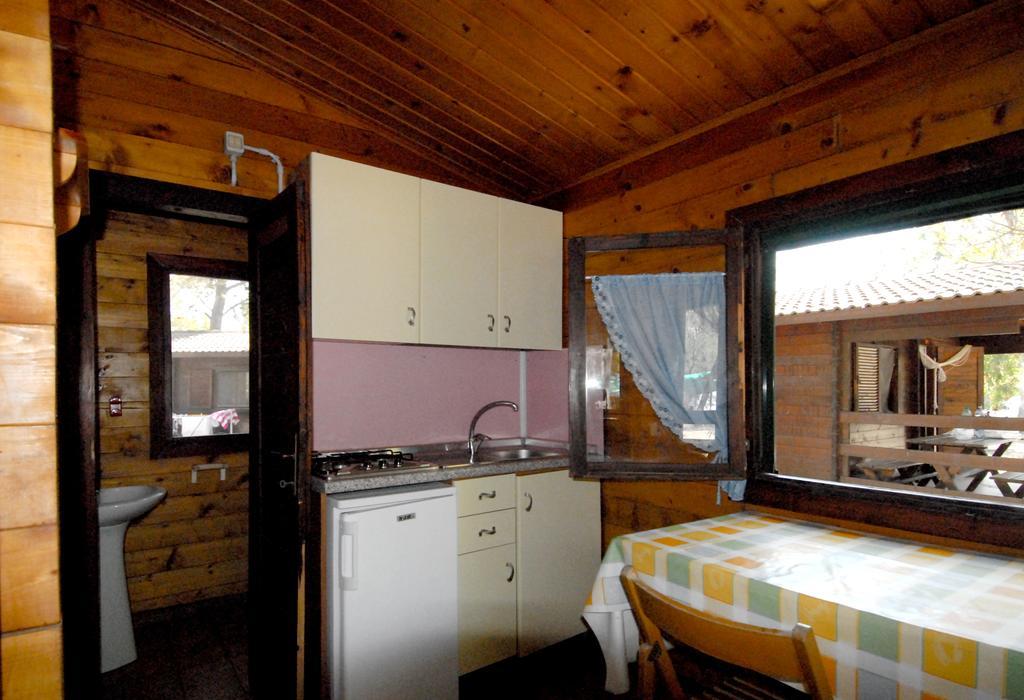 Villaggio Camping Uria Foce Varano Exterior foto