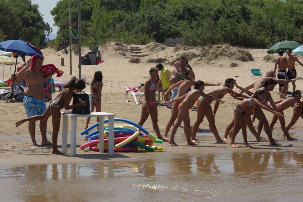 Villaggio Camping Uria Foce Varano Exterior foto
